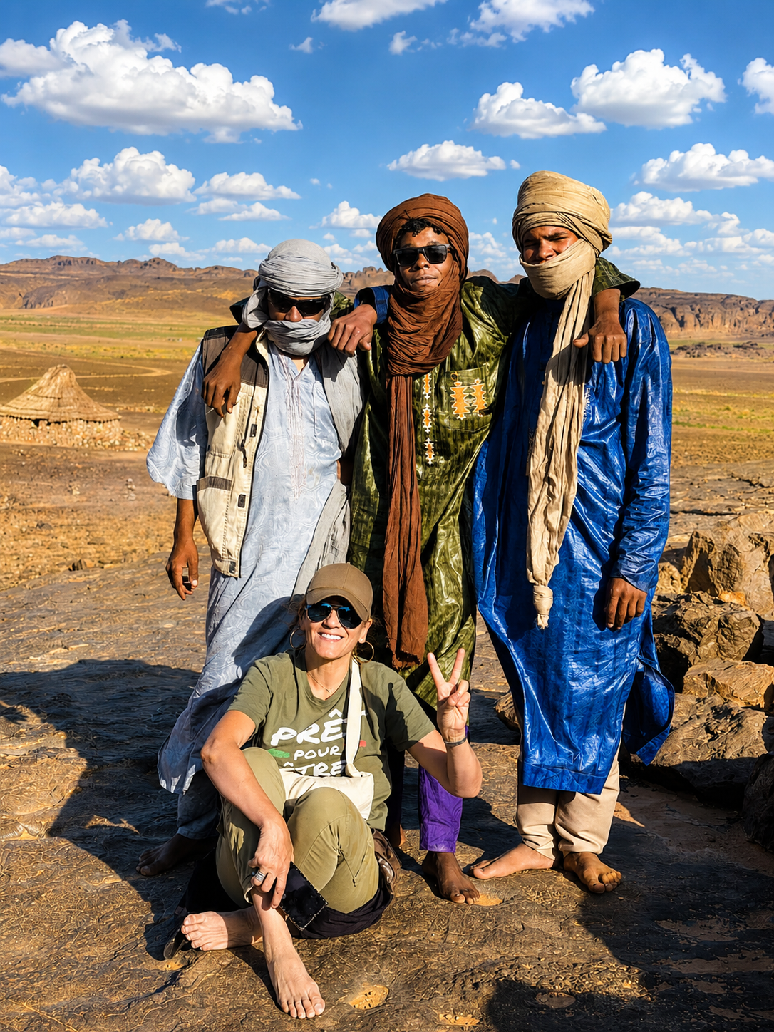 voyage femme seule-voyage femme solo-reconnexion à soi-charge mentale féminine-femme épuisée-voyage transformateur-désert du Tassili n’Ajjer-voyage entre femmes-retraite désert-besoin de ralentir fatigue mentale-voyage bien-être-tourisme authentique Algérie-Women of the Dunes-Chroniques du désert